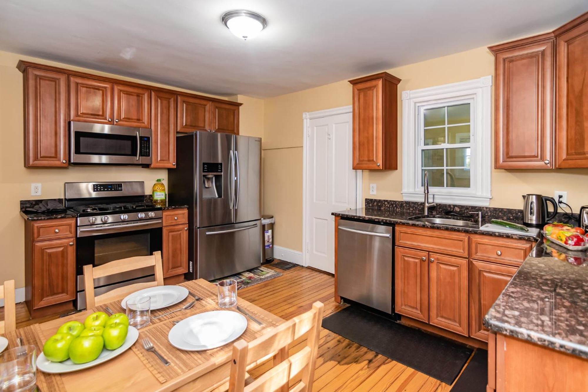 New - Mainline Train, Colleges, Hospital Bryn Mawr