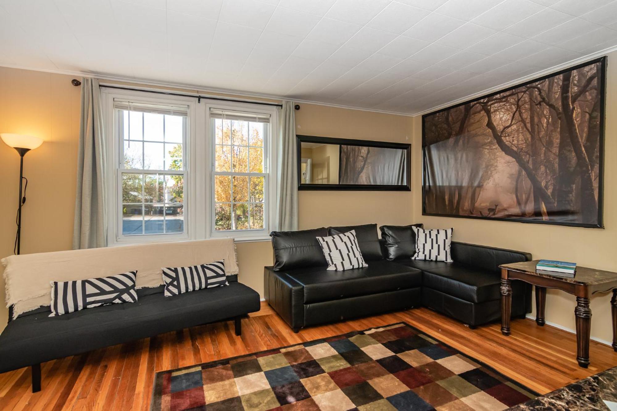 New - Mainline Train, Colleges, Hospital Bryn Mawr