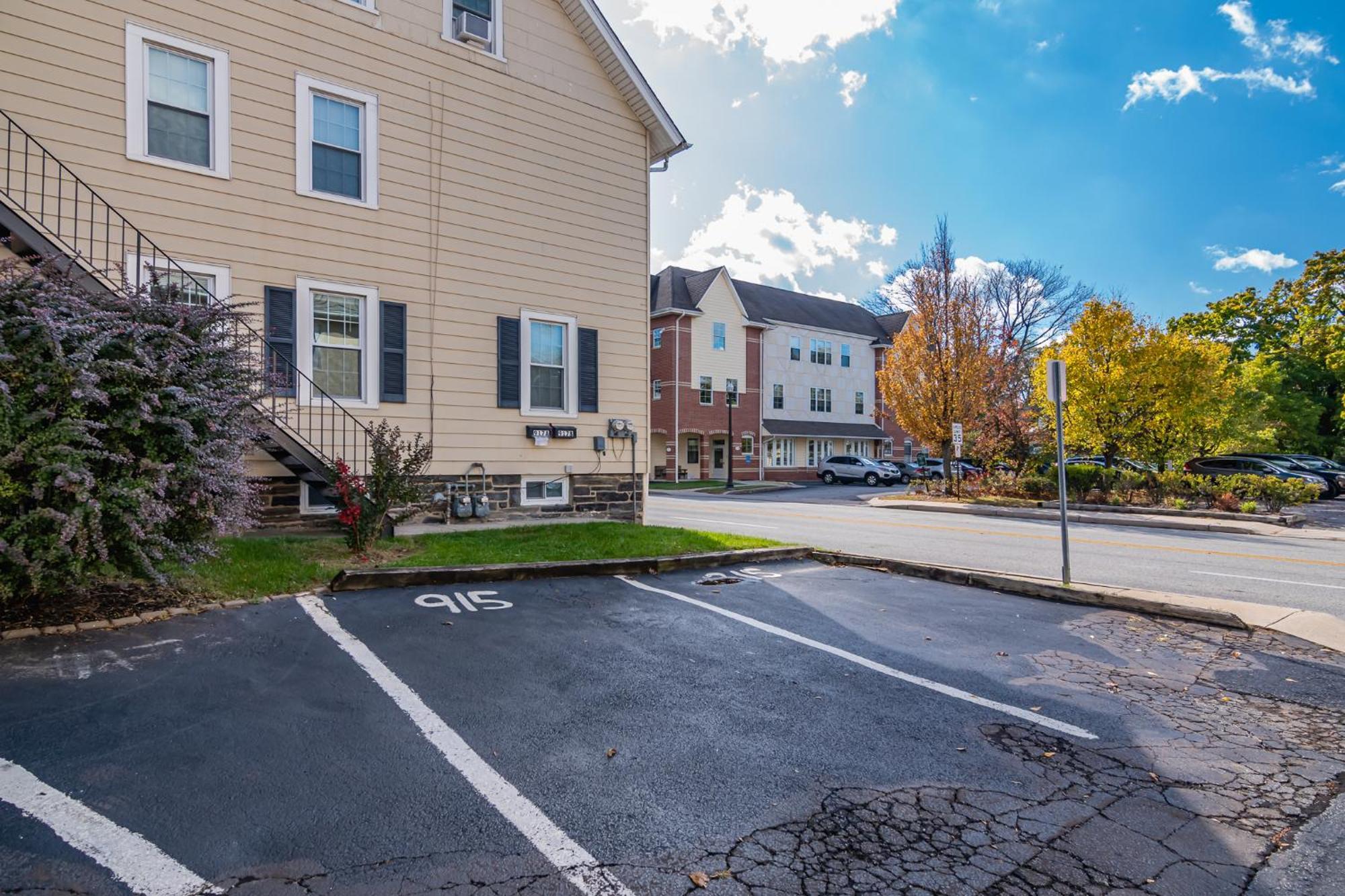 New - Mainline Train, Colleges, Hospital Aparthotel
