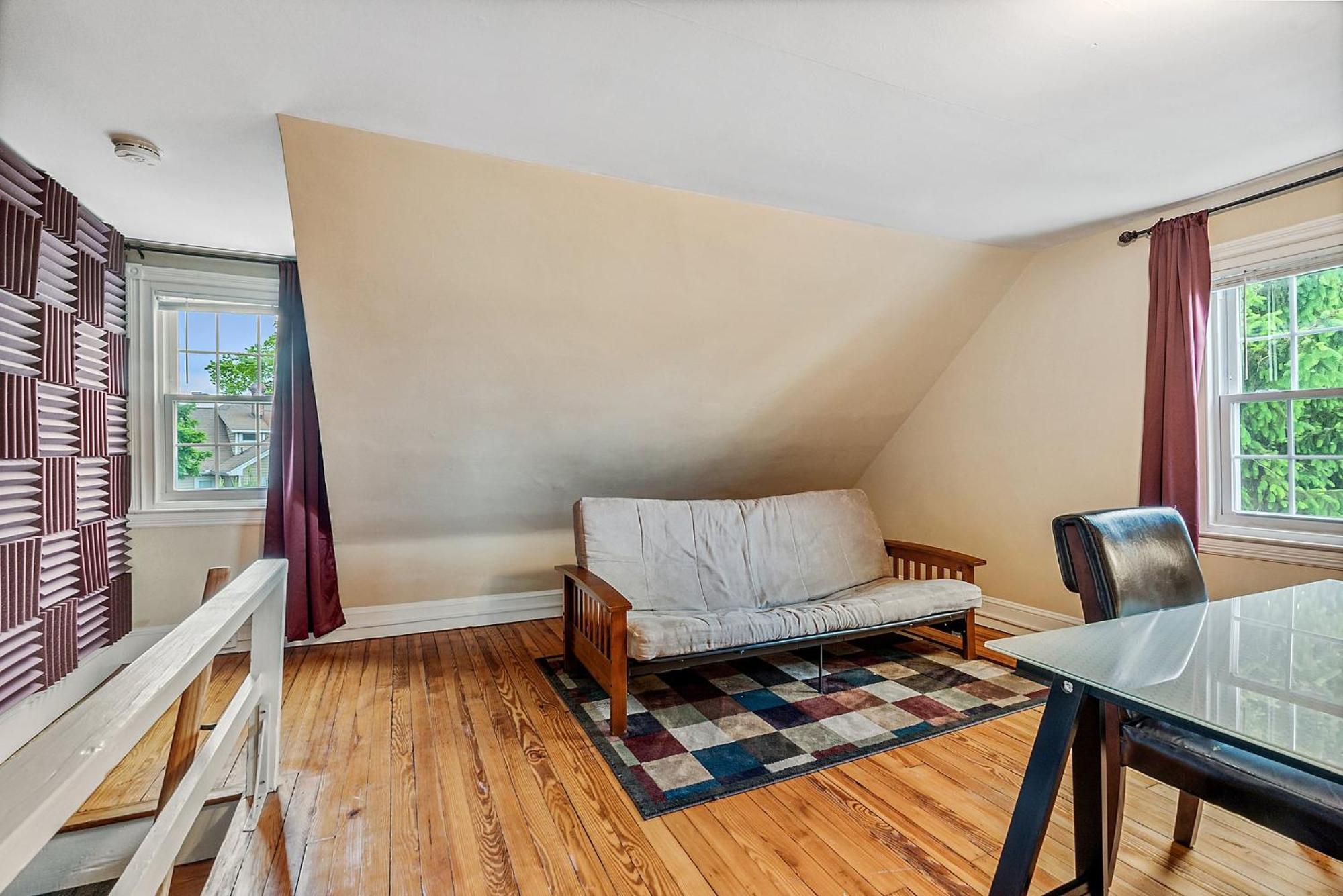 New - Mainline Train, Colleges, Hospital Aparthotel