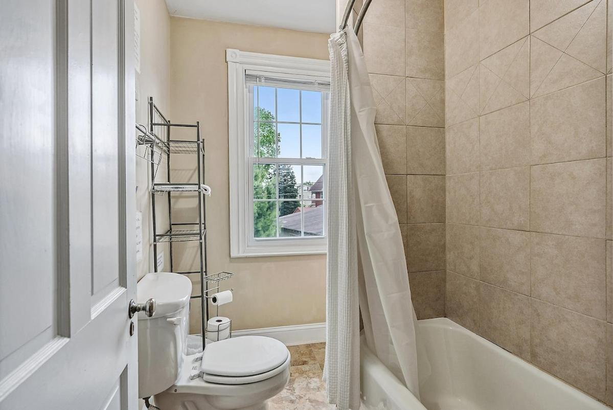 New - Mainline Train, Colleges, Hospital Aparthotel Bryn Mawr